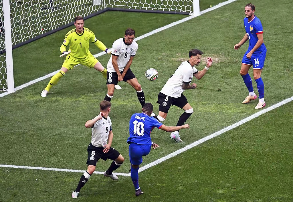 法国网球队逆转西班牙网球队，克耶高斯关键制胜