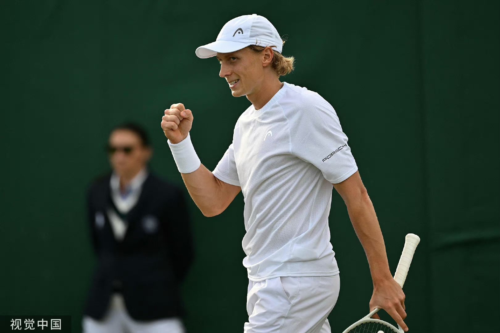 法网险胜拉沃尔杯，兹维列夫惊艳四座