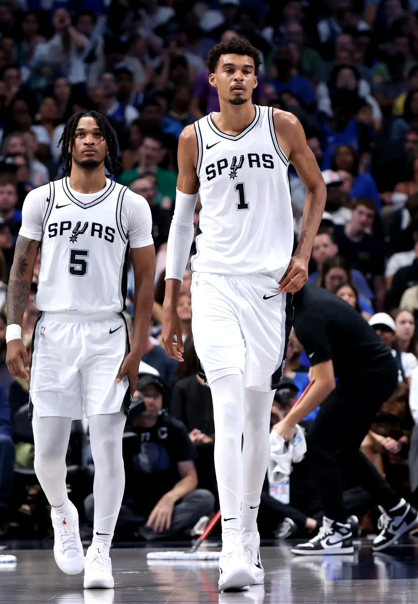 山西队翻盘马刺，恩比德扛起全队