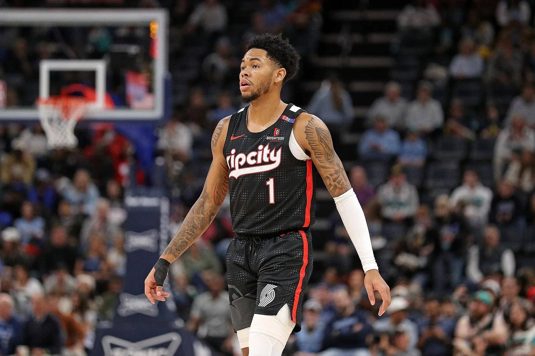 开拓者不敌步行者，导致三连败状态出现