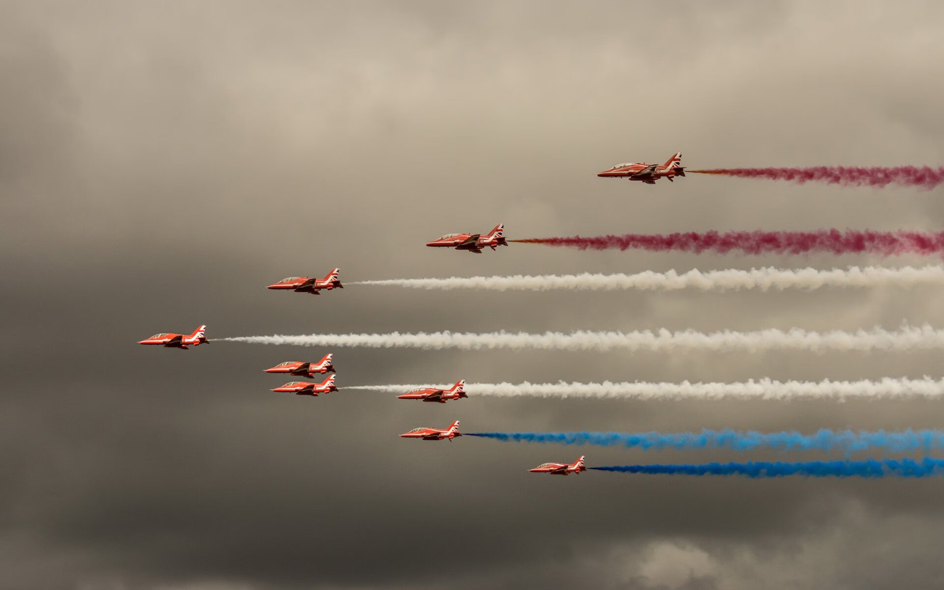 爱游戏大厅-黄鸭方阵，当足球场遭遇一场嘎然不同的精神入侵