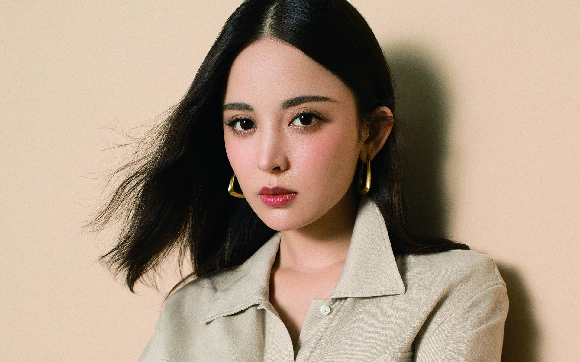 爱游戏APP-绿茵上的跨界风暴，当雷恩的星光映照威尔士传说，若日尼奥点燃不列颠的雨夜