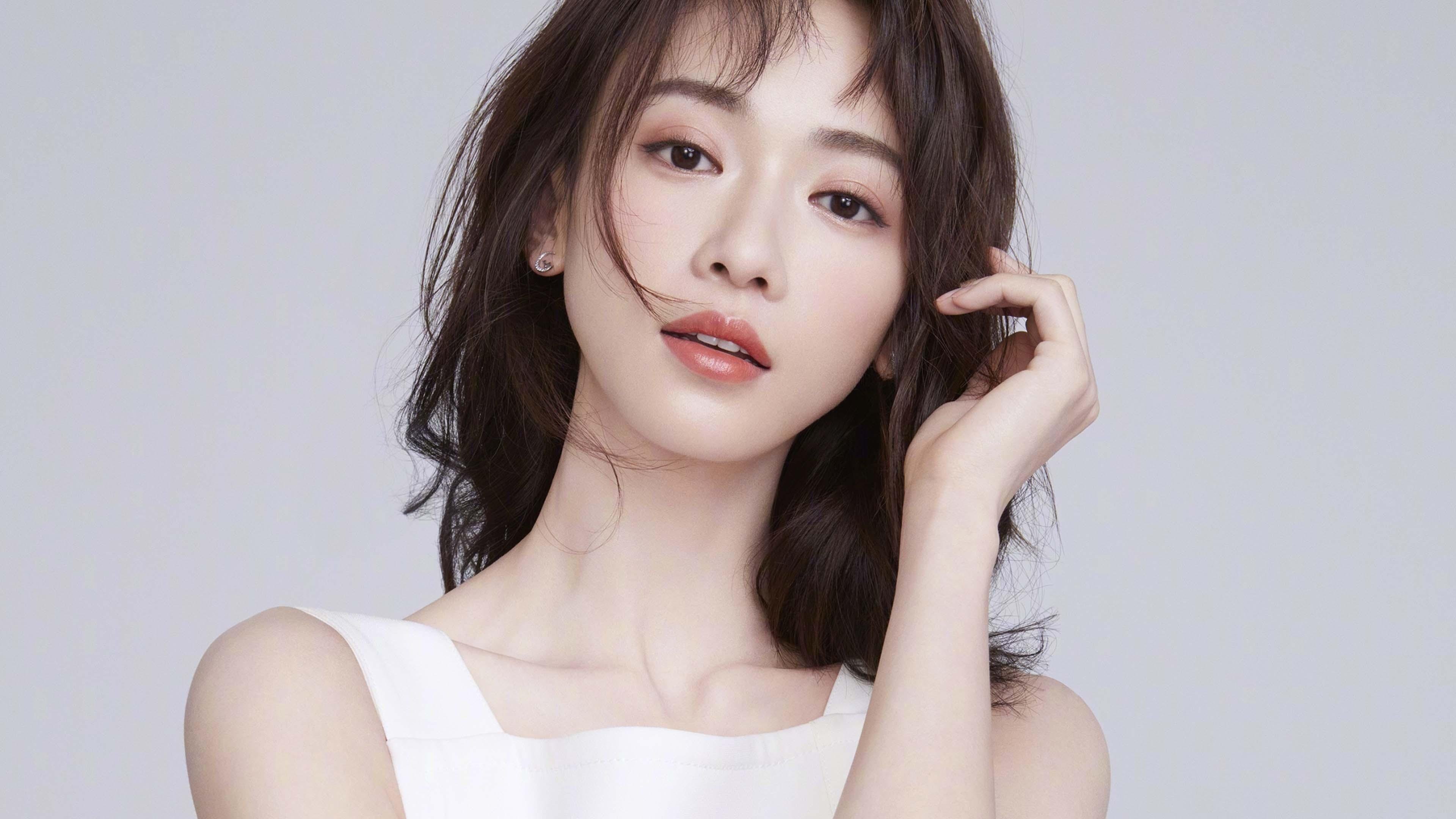 爱游戏官方-当步行者终结公牛悬念时，另一个布克正在德甲刺破黎明