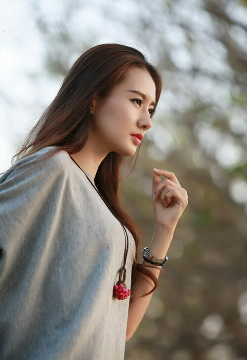 天平只向一处倾斜，布克化身定盘星，灰熊稳稳熊抱胜利