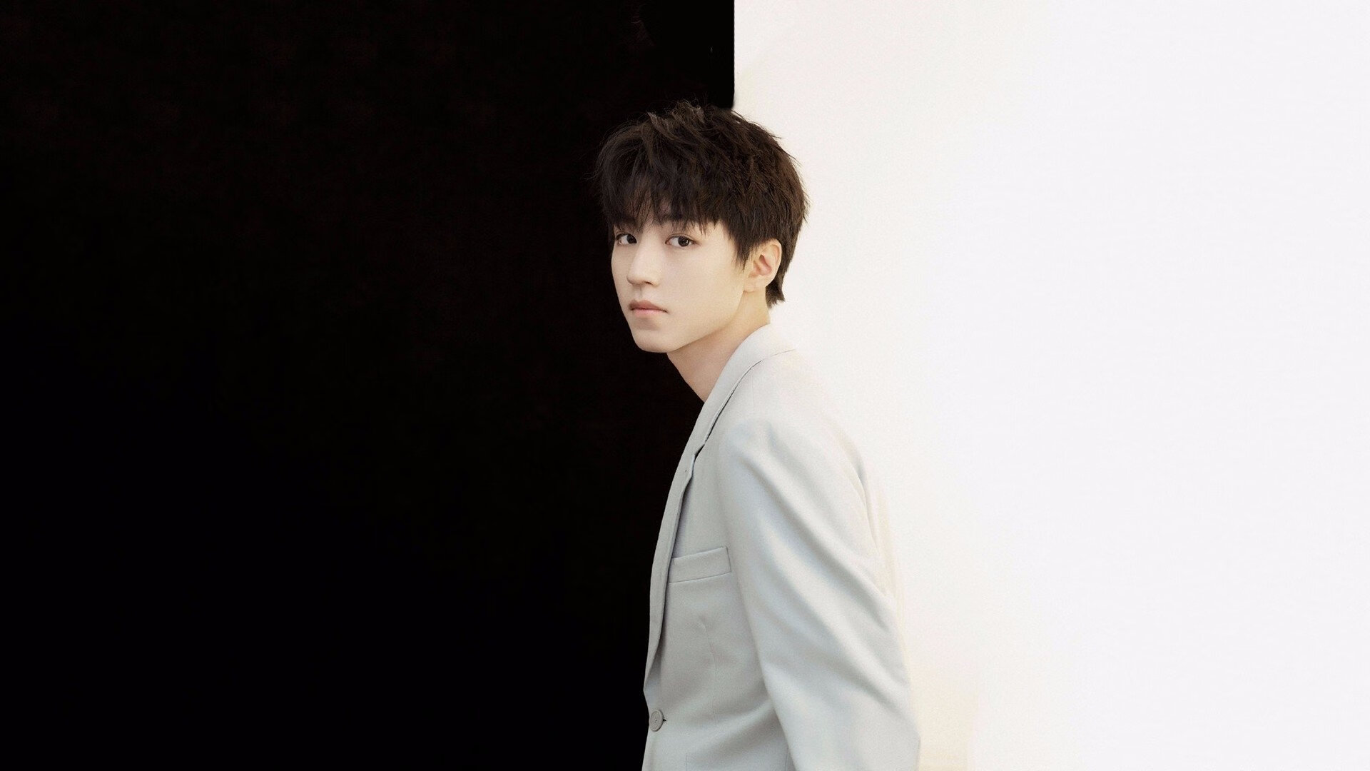 钢铁引擎!阿劳霍第四节关键连击率队挺进总决赛