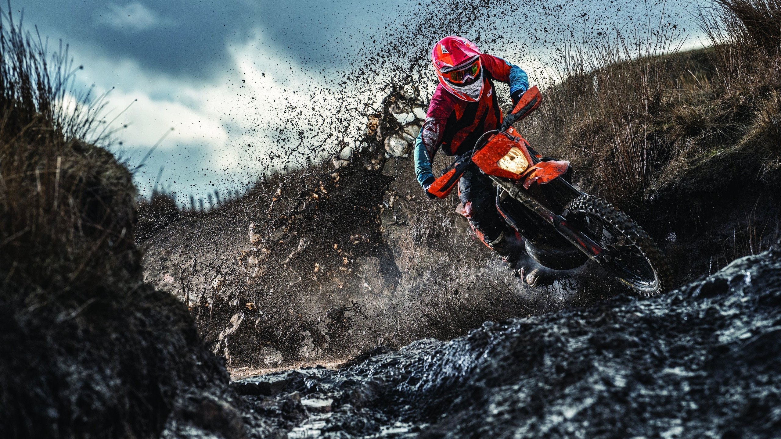 从绿茵场到硬木场,葡萄牙的曼联征服与姆巴佩的东决时刻