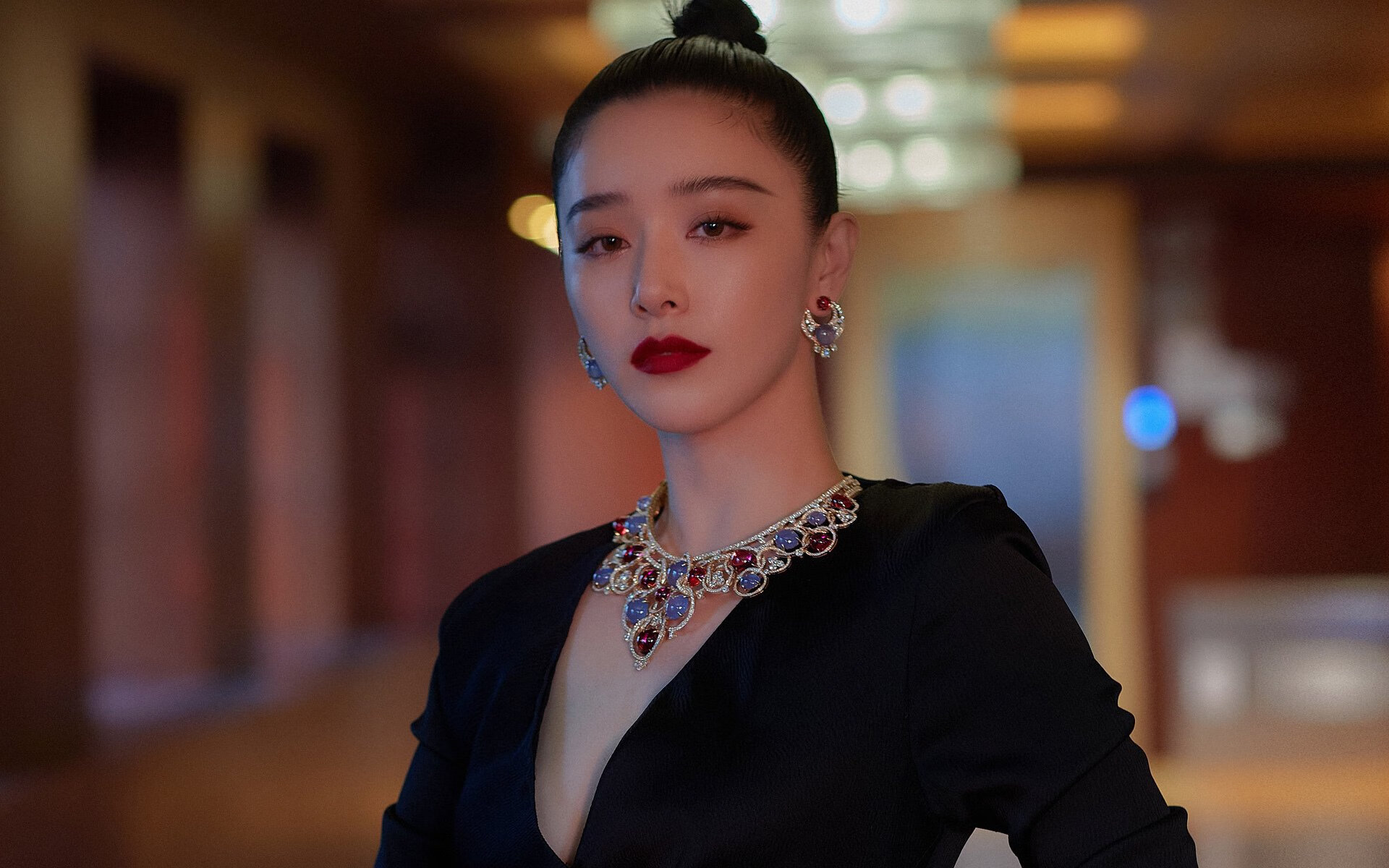 狂风席卷！火箭如红色龙卷风横扫广厦，但今夜属于觉醒的杰伦·格林